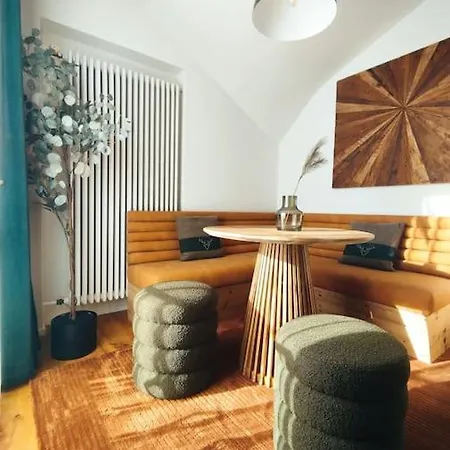 Celerina Retreat - Year Round Adventure Hub Апартаменты Челерина