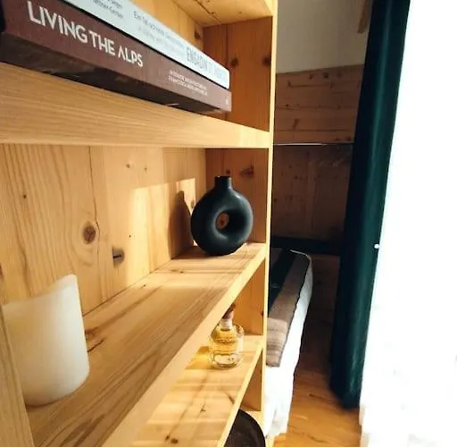 Celerina Retreat - Year Round Adventure Hub Челерина